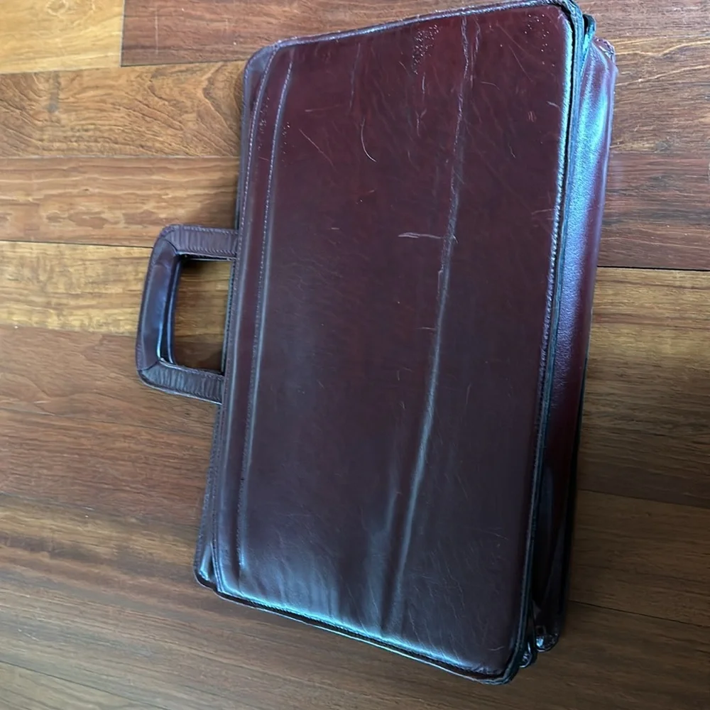 Leather laptop bag/briefcase